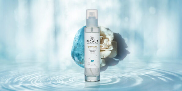 M Picaut Skincare - Reklambild till Aquamarine Bliss Treatment Toner. Ekologisk hudvård, lyxigt och serum-boostande ansiktsvatten med Aquamarine kristall och B-Circadin.