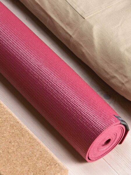 Yogiraj Yogamatta - Röd all-round-matta 4 mm i giftfri och slittålig PVC