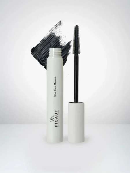 Ultra Glam Mascara från M Picaut Skincare. Reklambild med hylsa och borste.